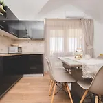 Salsa Apartment *
