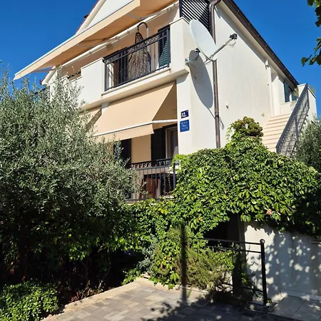 Salsa Apartment